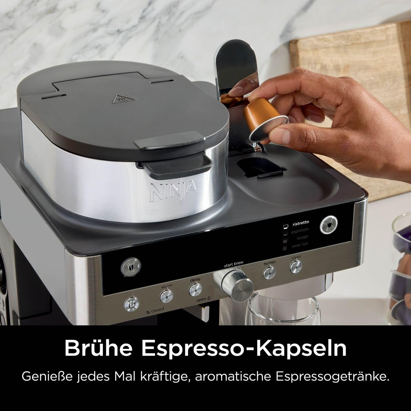 Ninja Prestige 2-in-1-Filterkaffeemaschine mit Kapseln und integriertem Milchaufschäumer, für Latte, Eiskaffee und Flat White, Schwarz CFN802EU