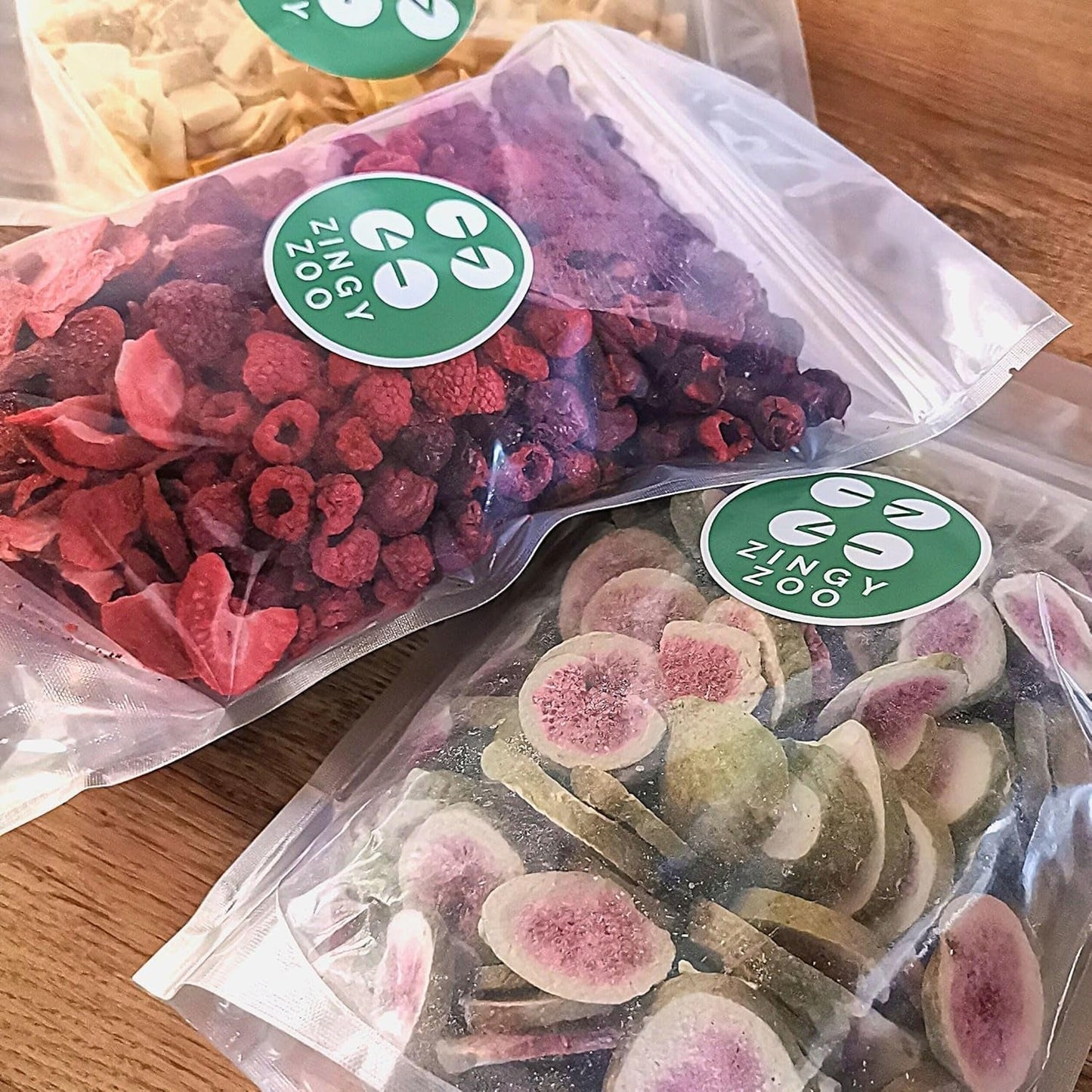 Gefriergetrocknete Früchte Rote Fruchtmischung | XL 300g gefriergetrocknete Erdbeeren Himbeeren Sauerkirschen Trockenfruchtmischung | Gefriergetrocknete Früchte Erdbeere Himbeere Sauerkirsche | ZingyZoo Dehydrierte Produkte Naty Shop