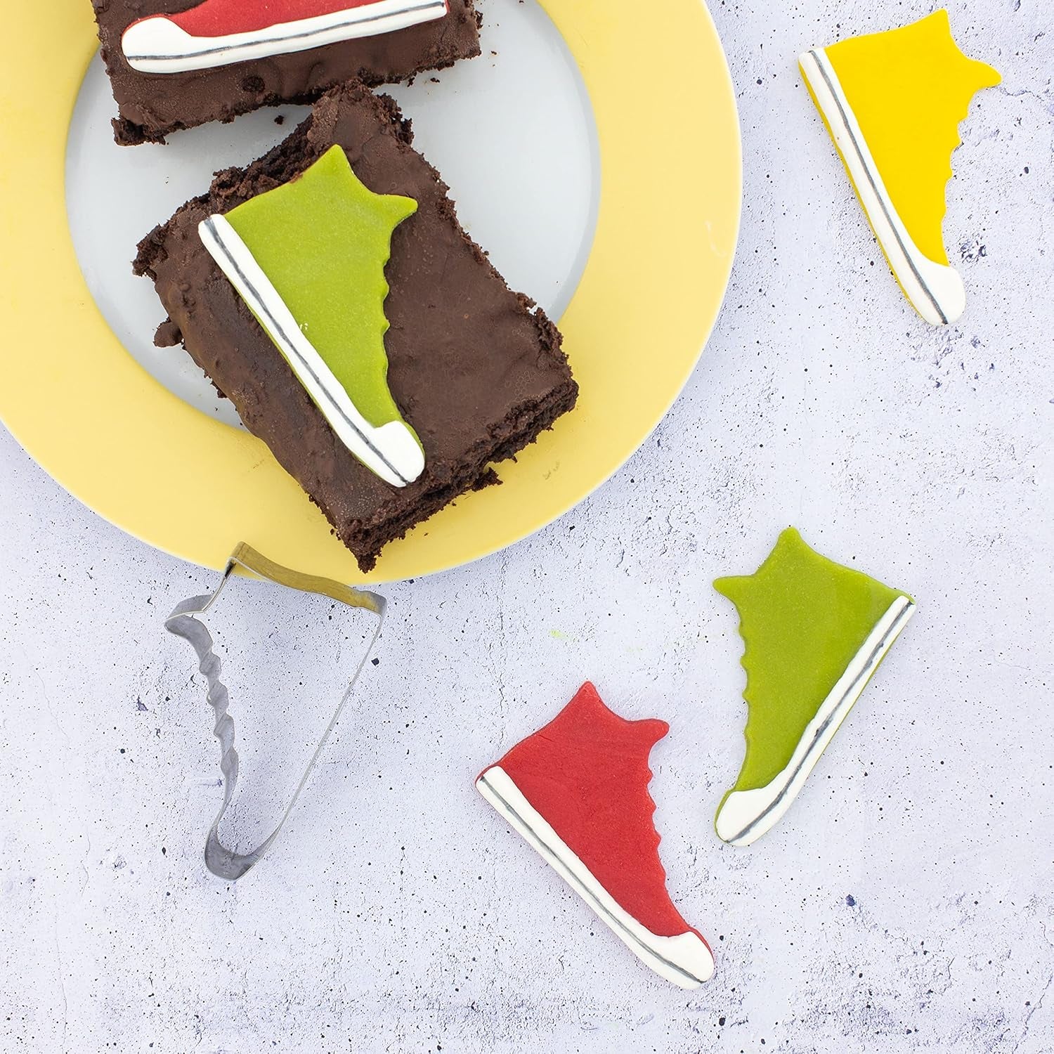 Günthart BackDecor 250g weißer Fondant, 100% vegan, palmölfrei, reißfest zum Überziehen von Kuchen und Gebäck, zum Modellieren geeignet, 2er Pack (1 x 250g) Naty Shop Zuckerpaste