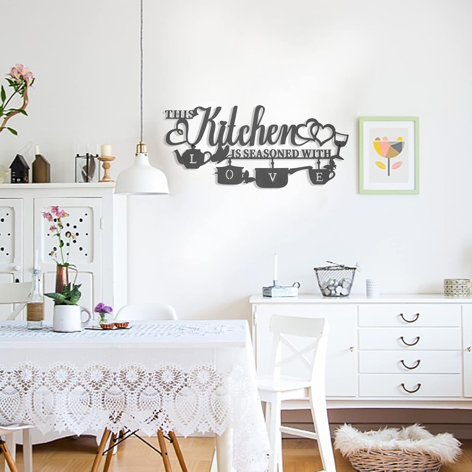KHayRovies Küchen-Wanddekoration aus Metall „This Kitchen is Seasoned with Love“, schwarzes Wortnamensschild, rustikale Eisenbuchstaben, Zitate für die Küche, Bauernhaus, Wohnzimmer, Statuen und Skulpturen, Naty Shop