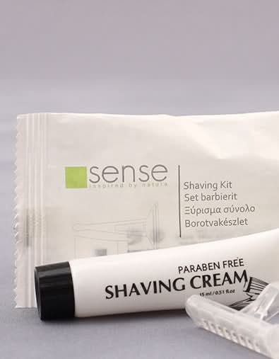 Hotelcreme + Rasierer-Set – Sense Cosmetica Hoteliera Naty Shop
