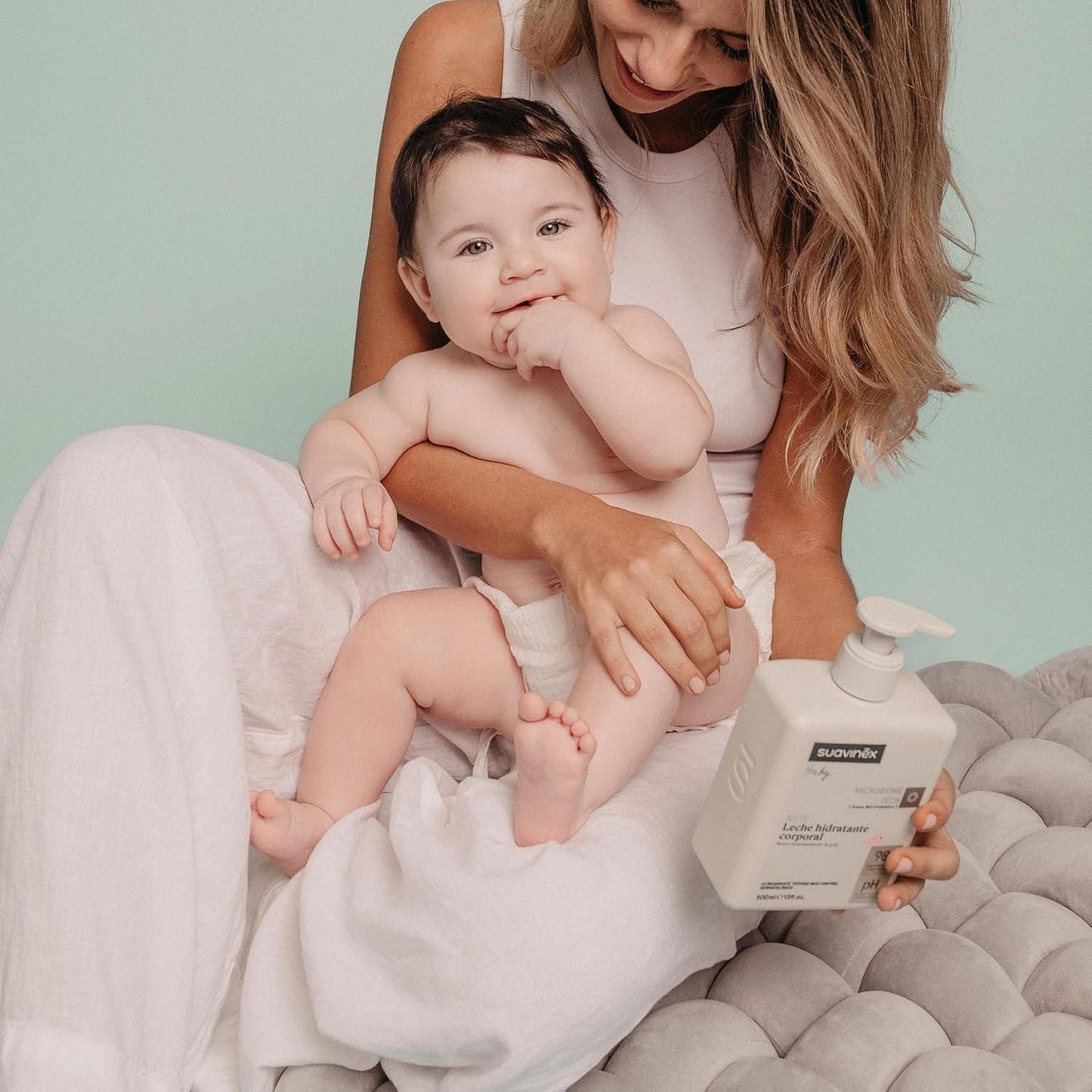 Suavinex, Syndet Baby-Shampoo für Haut und Haare, seifenfrei, 750 ml + feuchtigkeitsspendende Körperlotion, 750 ml, geeignet für empfindliche Haut und Neugeborene, mit 90 %–93 % natürlichen Inhaltsstoffen. Kinder – Bade- und Hautpflege Naty Shop
