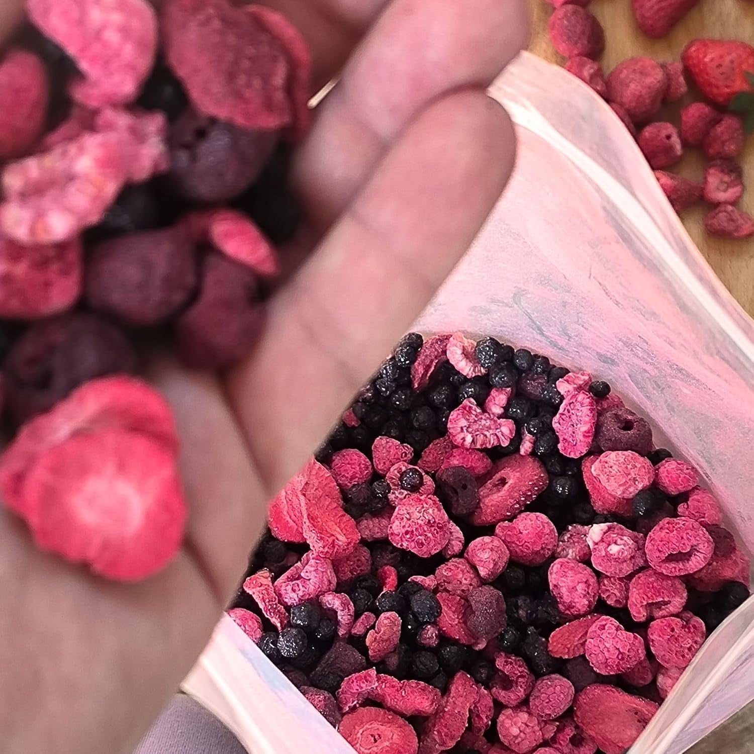 Gefriergetrocknete Superbeeren-Fruchtmischung | XL 300g Trockenfrüchte ohne Zucker | Trockenfrüchte | Trockenfrüchte Gefriergetrocknete Erdbeeren Himbeeren Blaubeeren Gefriergetrocknete ZingyZoo Dehydrierte Produkte Naty Shop