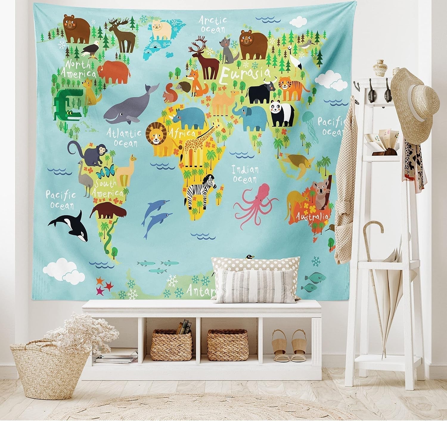 Wandteppich Abakuhaus Fernweh Tier Weltkarte Zeichnungen Zuhause – Accessoires und Dekorationen Naty Shop Blassblau Gelbgrün 150 L x 110 B cm