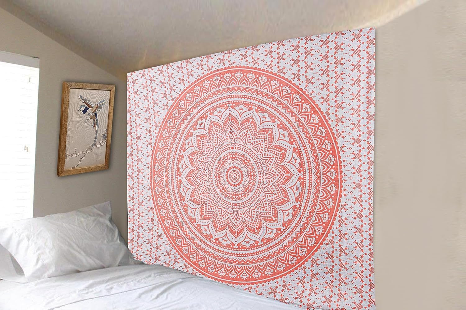 Einrichtungsvoller, rosafarbener Mandala-Wandteppich von Finesse. Startseite – Accessoires und Dekorationen Naty Shop