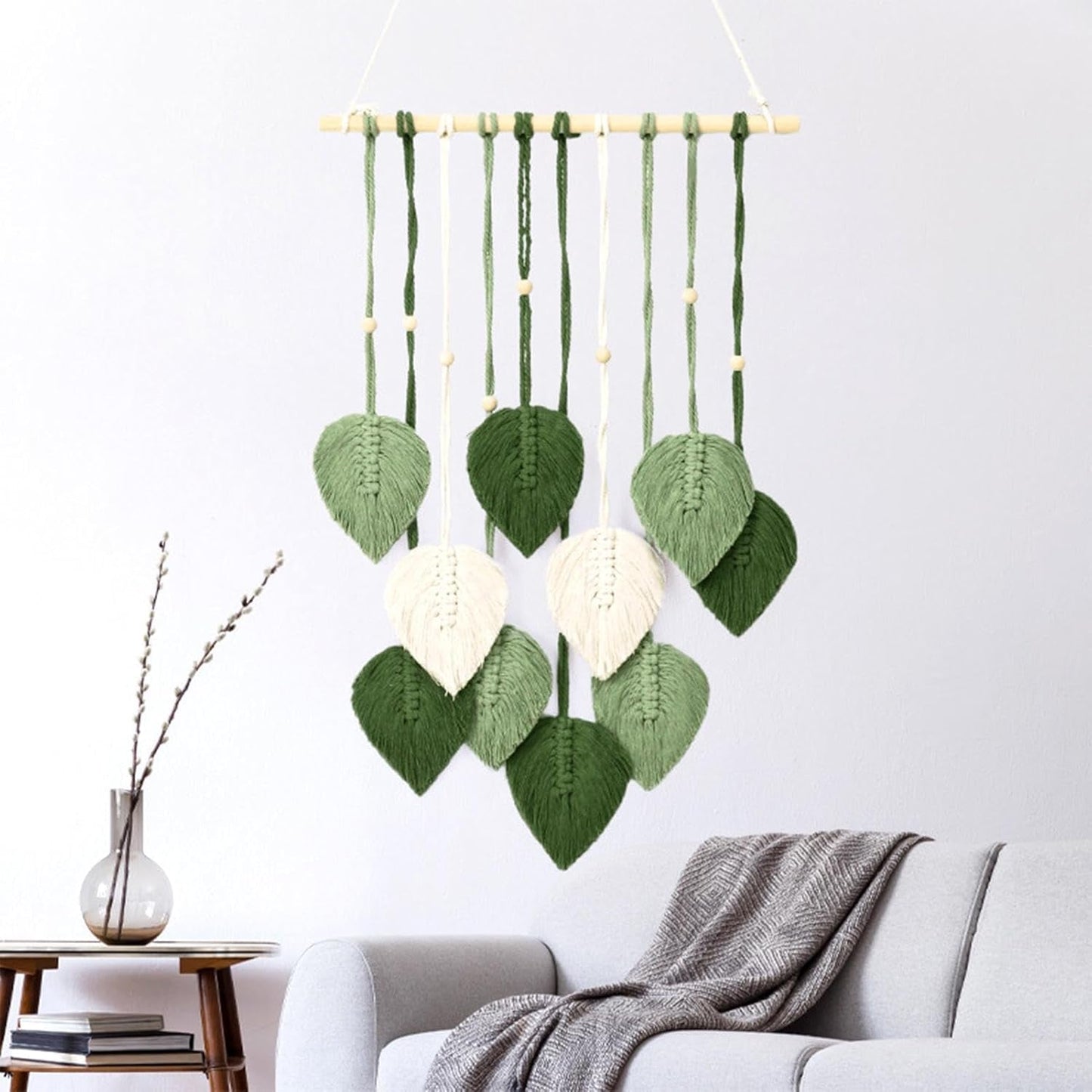 Handgefertigter Wandteppich aus Holzperlen, grüne Blätter. Startseite – Accessoires und Dekorationen, Naty Shop. Grüße