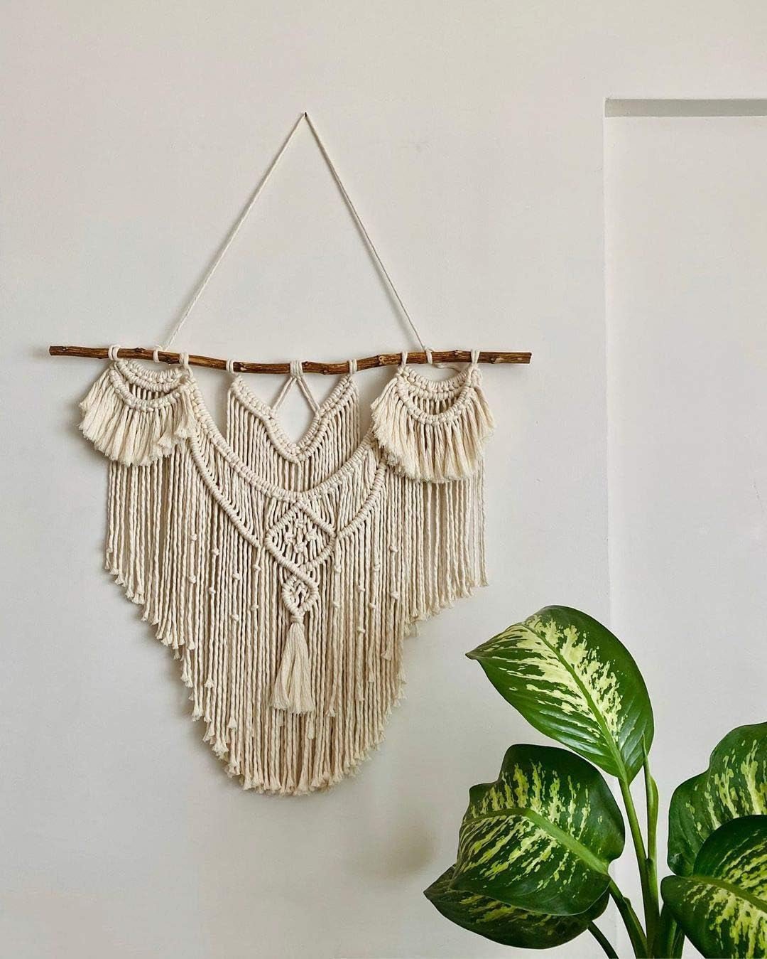 Großer natürlicher, böhmischer Wandteppich aus Treibholz über dem Kopfteil. Startseite – Accessoires und Dekorationen Naty Shop